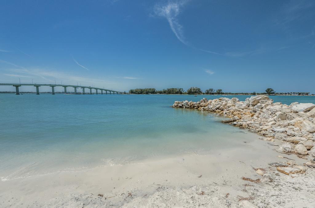 Dreamview Beachfront Hotel & Resort クリアウォーター・ビーチ エクステリア 写真