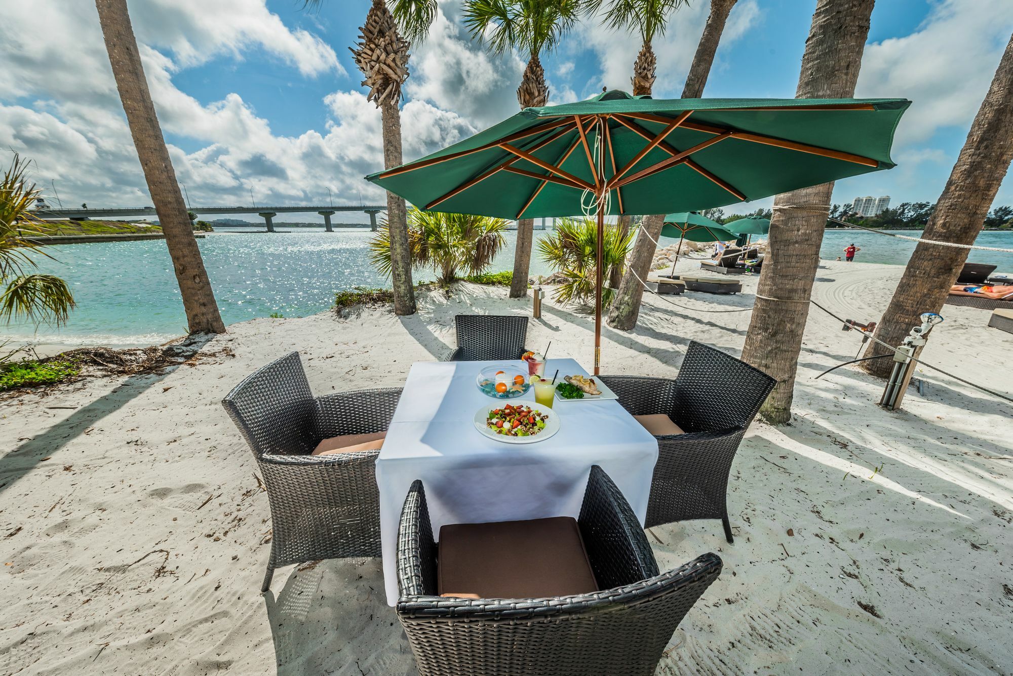 Dreamview Beachfront Hotel & Resort クリアウォーター・ビーチ エクステリア 写真